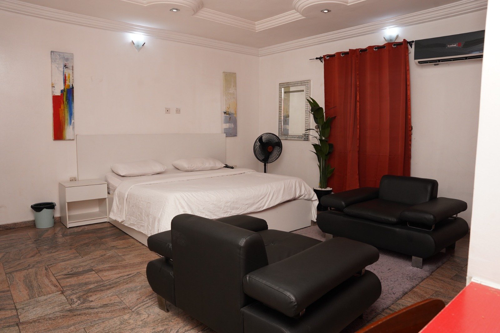Suite with seating area